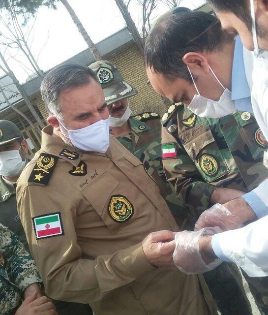 فرمانده نیروی زمینی ارتش:اولویت ما تولید مواد ضدعفونی کننده فرمانده نیروی زمینی ارتش:اولویت ما تولید مواد ضدعفونی کننده در مقابله با ویروس کرونا است