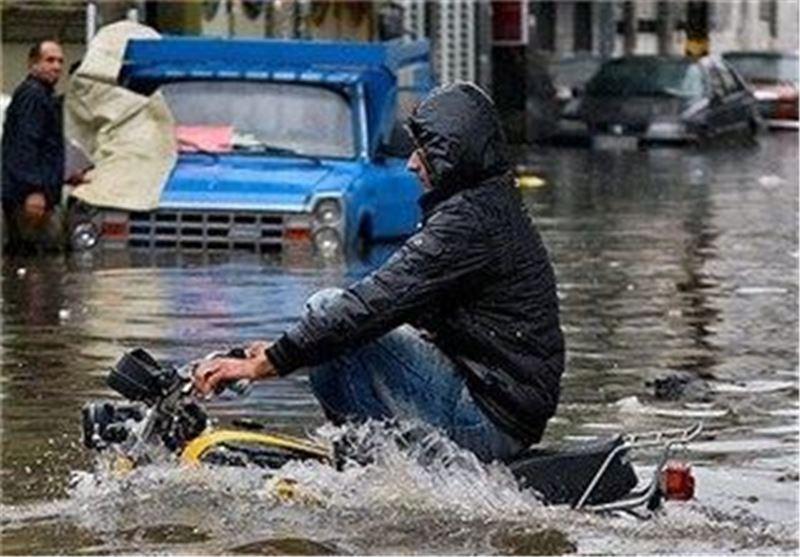 3 واحد مسکونی در ایلام دچار آبگرفتگی شد، نیروهای امداد در 3 واحد مسکونی در ایلام دچار آبگرفتگی شد، نیروهای امداد در ایلام وارد عمل شدند