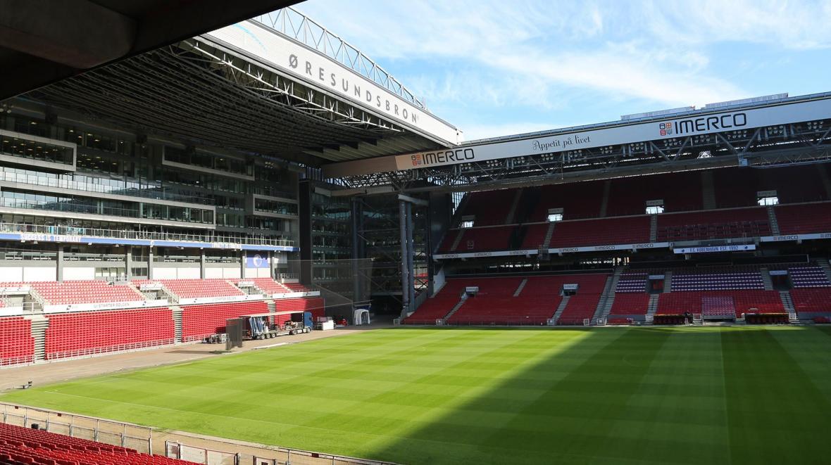 ورزشگاه های دانمارک به کلاس های آموزشی تبدیل شدند ، تجربه ای جالب از آموزش در مدرسه فوتبالی