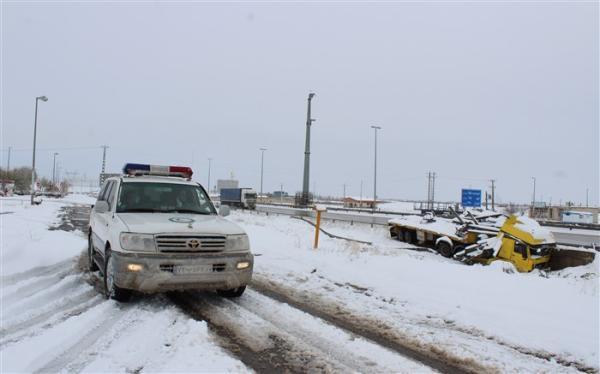 16 استان درگیر برف و کولاک؛ 2800 خودرو از برف و کولاک رهاسازی شدند
